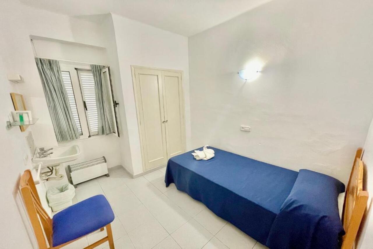 Hostal Vista Alegre 알쿠디아 항구 외부 사진